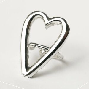 E.M. Heart Motif Single Ear Cuff Silver 925 
2303-ER91